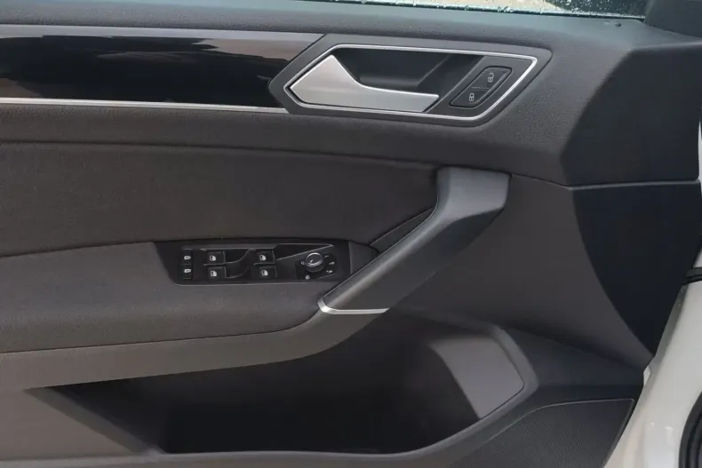 Volkswagen Touran din 2021 cu 73.586 km - oferta VOL146384 - foto 13