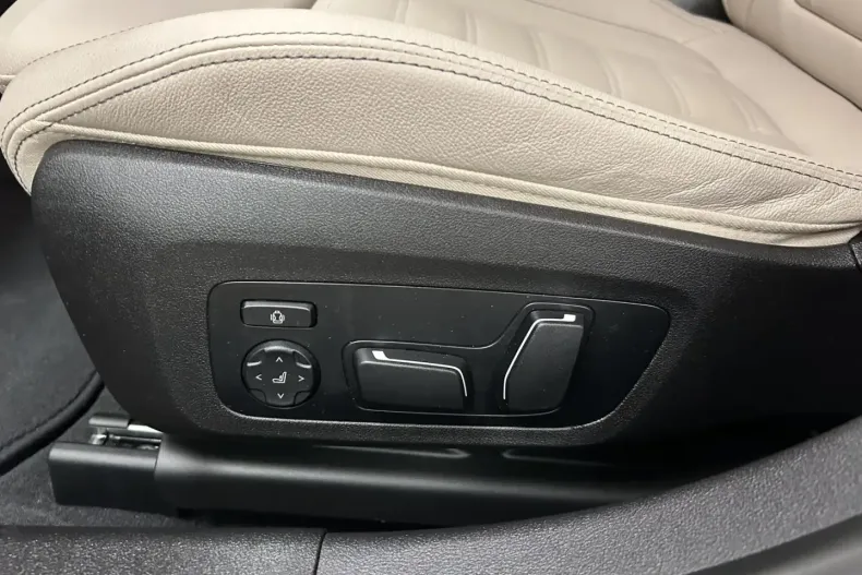 BMW 330 din 2025 cu 11.004 km - oferta BMW146391 - foto 26