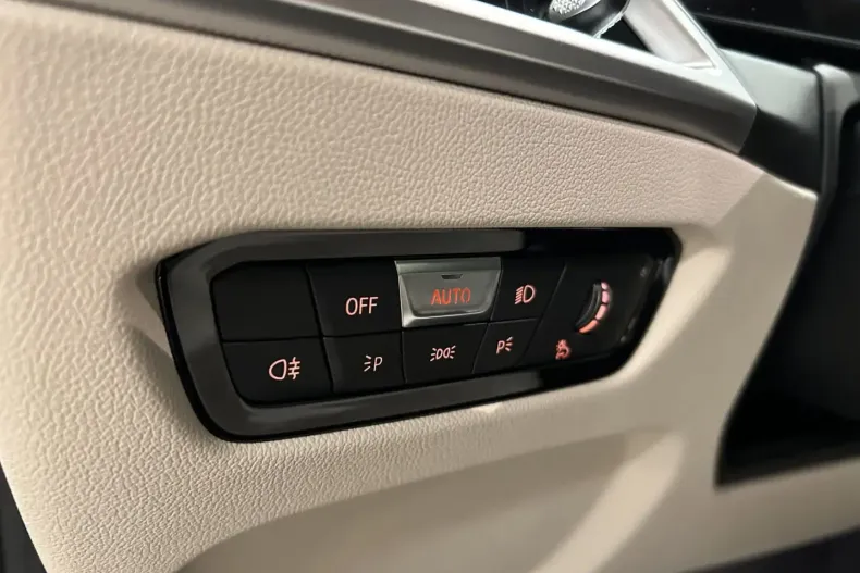 BMW 330 din 2025 cu 11.004 km - oferta BMW146391 - foto 28