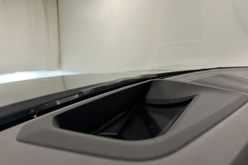 BMW 330 din 2025 cu 11.004 km - oferta BMW146391 - foto 29