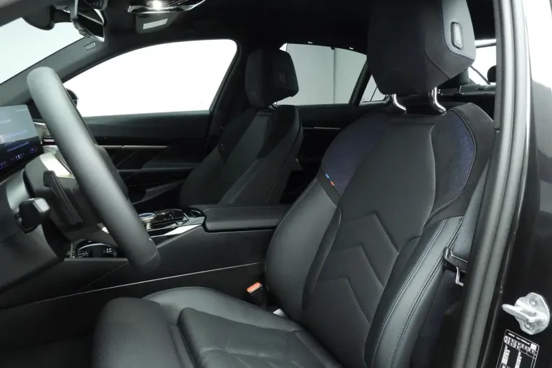 BMW 530 din 2025 cu 13.000 km - oferta BMW146392 - foto 7