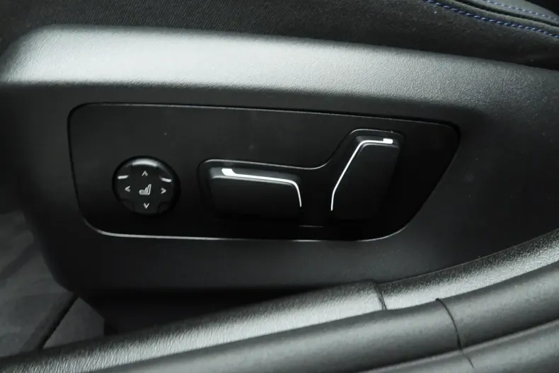 BMW 530 din 2025 cu 13.000 km - oferta BMW146392 - foto 29