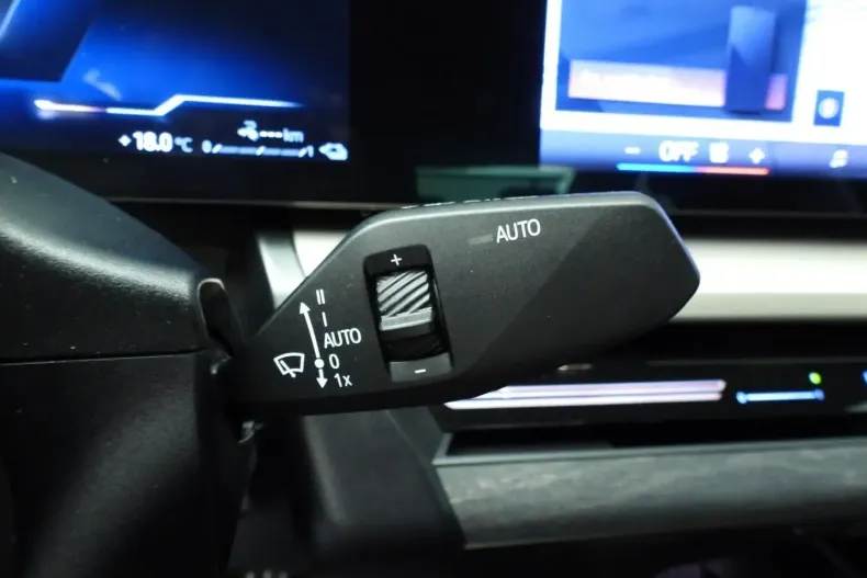 BMW 530 din 2025 cu 13.000 km - oferta BMW146392 - foto 36