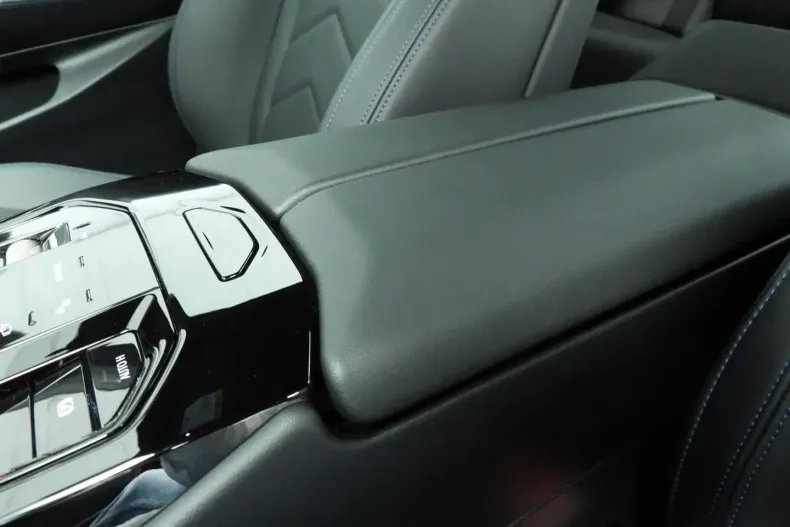 BMW 530 din 2025 cu 13.000 km - oferta BMW146392 - foto 38