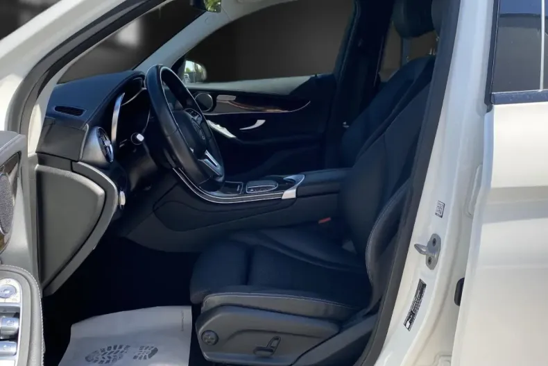 Mercedes-Benz GLC 300 din 2022 cu 77.900 km - oferta MER146414 - foto 14