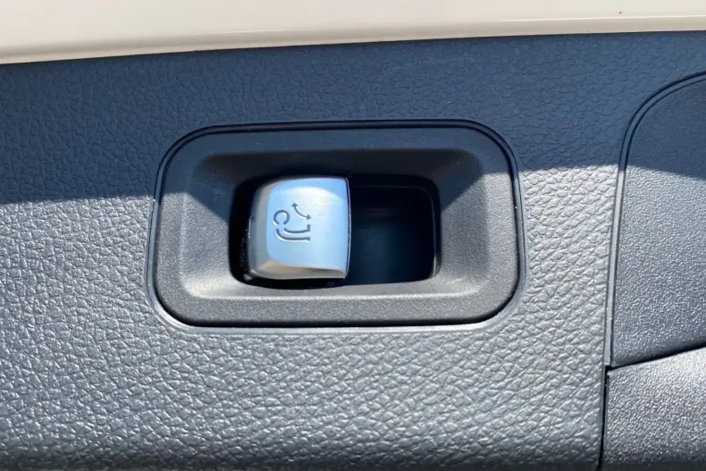 Mercedes-Benz GLC 300 din 2022 cu 77.900 km - oferta MER146414 - foto 21