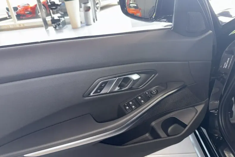 BMW 320 din 2024 cu 16.026 km - oferta BMW146419 - foto 19