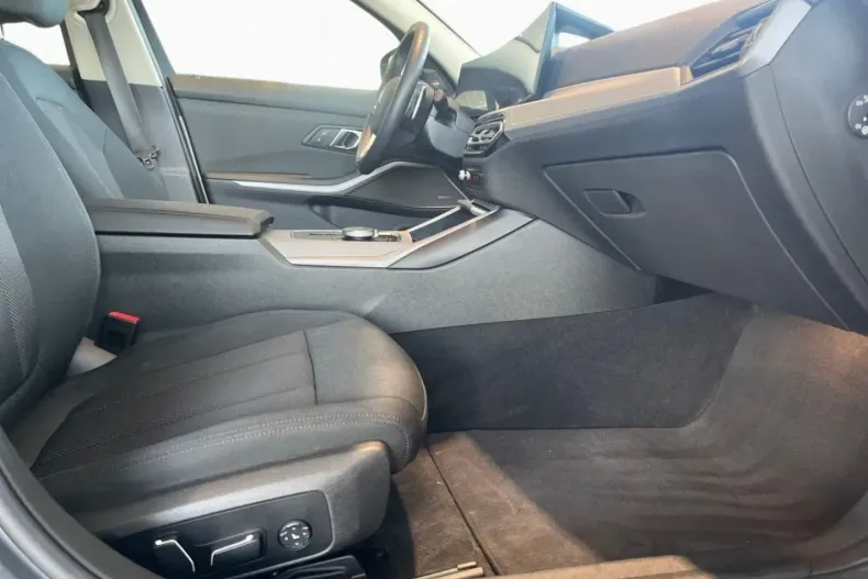 BMW 320 din 2023 cu 45.229 km - oferta BMW146425 - foto 11