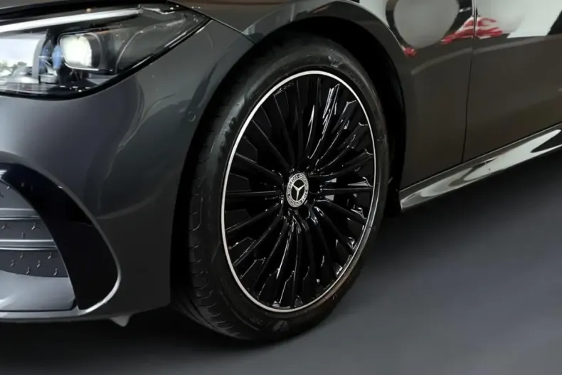 Mercedes-Benz CLE 200 din 2024 cu 10.900 km - oferta MER146442 - foto 5