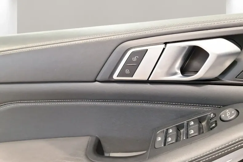 BMW X5 din 2022 cu 71.671 km - oferta BMW146457 - foto 14