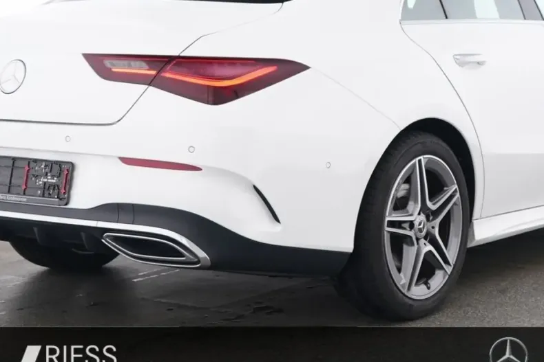 Mercedes-Benz CLA 200 din 2024 cu 23.675 km - oferta MER146464 - foto 4