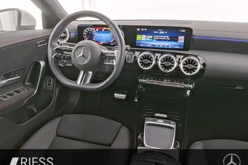 Mercedes-Benz CLA 200 din 2024 cu 23.675 km - oferta MER146464 - foto 5