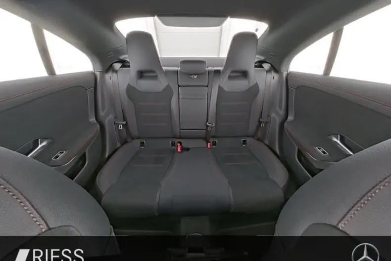 Mercedes-Benz CLA 200 din 2024 cu 23.675 km - oferta MER146464 - foto 7