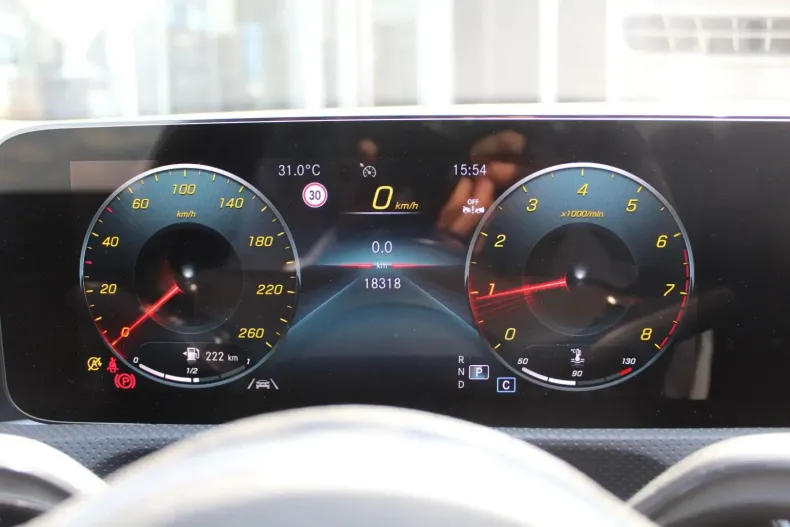 Mercedes-Benz CLA 200 din 2023 cu 43.900 km - oferta MER146468 - foto 10