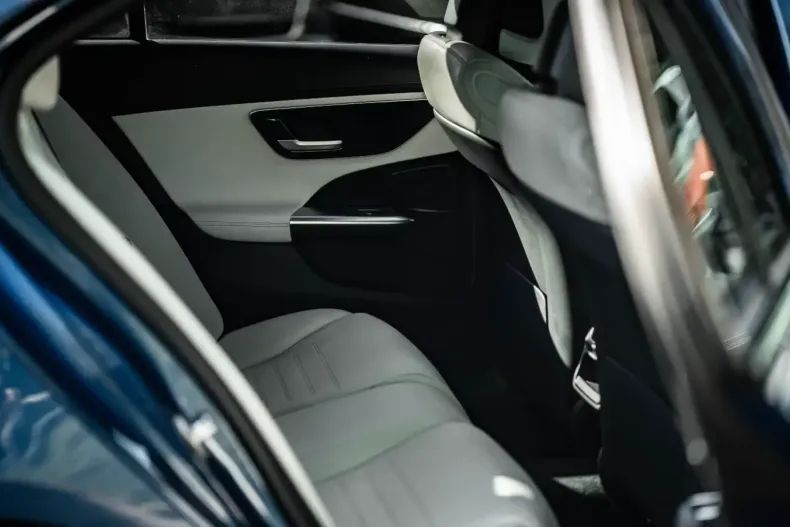 Mercedes-Benz C 200 din 2024 cu 30.761 km - oferta MER146471 - foto 4