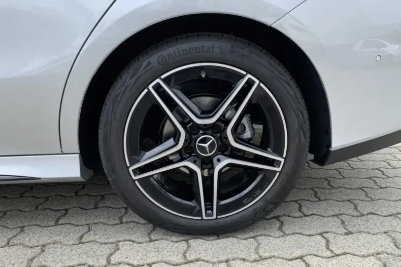 Mercedes-Benz CLA 180 din 2021 cu 36.118 km - oferta MER146484 - foto 4