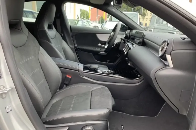 Mercedes-Benz CLA 180 din 2021 cu 36.118 km - oferta MER146484 - foto 7