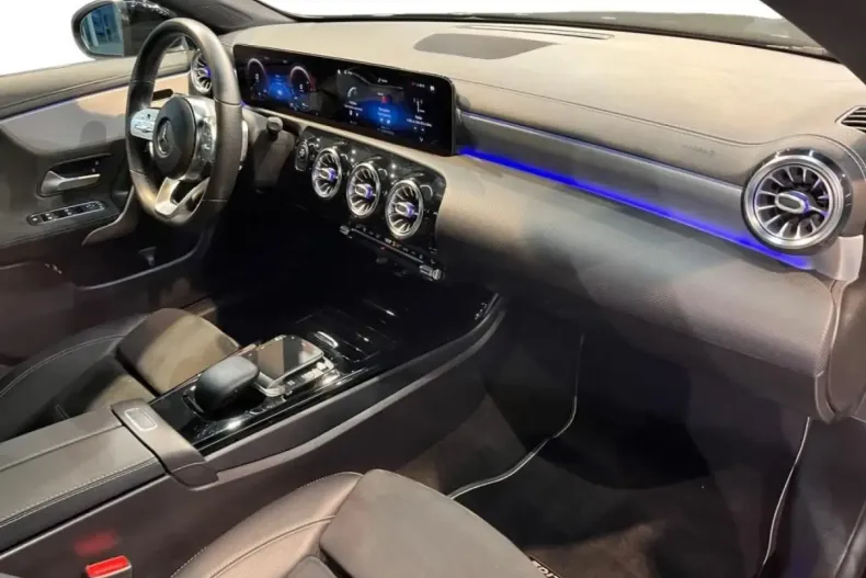 Mercedes-Benz CLA 250 din 2020 cu 103.058 km - oferta MER146485 - foto 3