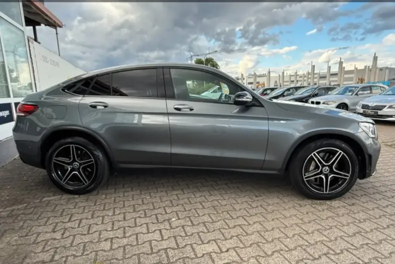 Mercedes-Benz GLC 300 din 2020 cu 71.900 km - oferta MER146495 - foto 3