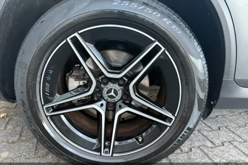 Mercedes-Benz GLC 300 din 2020 cu 71.900 km - oferta MER146495 - foto 5