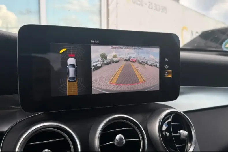 Mercedes-Benz GLC 300 din 2020 cu 71.900 km - oferta MER146495 - foto 10