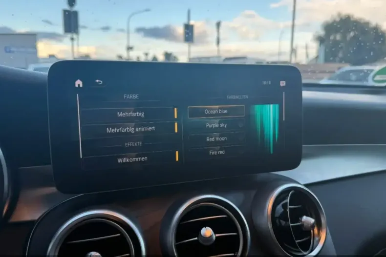 Mercedes-Benz GLC 300 din 2020 cu 71.900 km - oferta MER146495 - foto 11