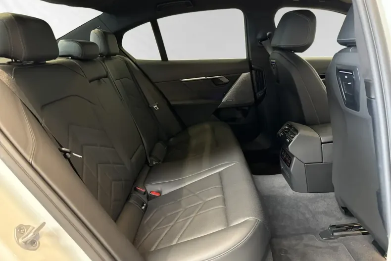 BMW 520 din 2024 cu 13.659 km - oferta BMW146496 - foto 11