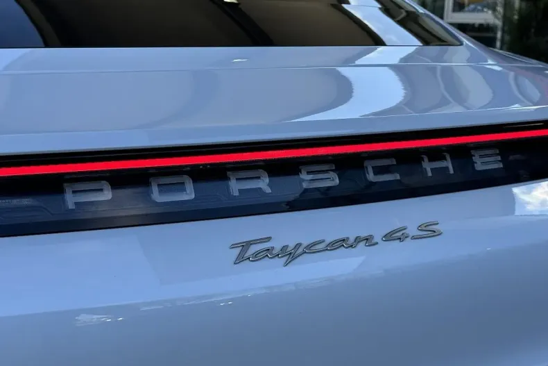 Porsche Taycan din 2021 cu 72.058 km - oferta POR146512 - foto 11