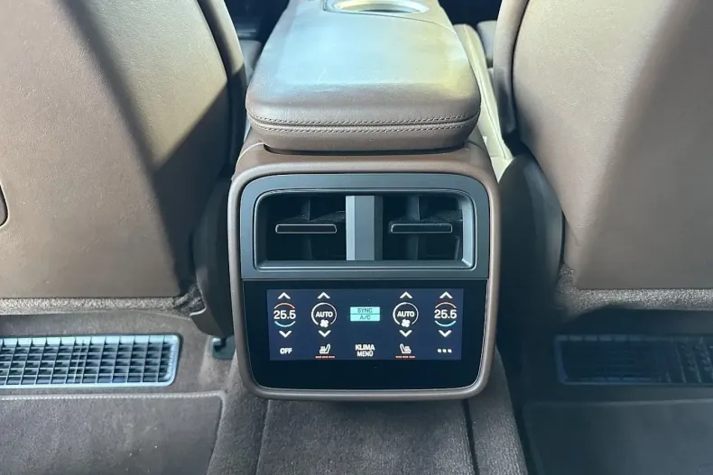 Porsche Taycan din 2021 cu 72.058 km - oferta POR146512 - foto 16