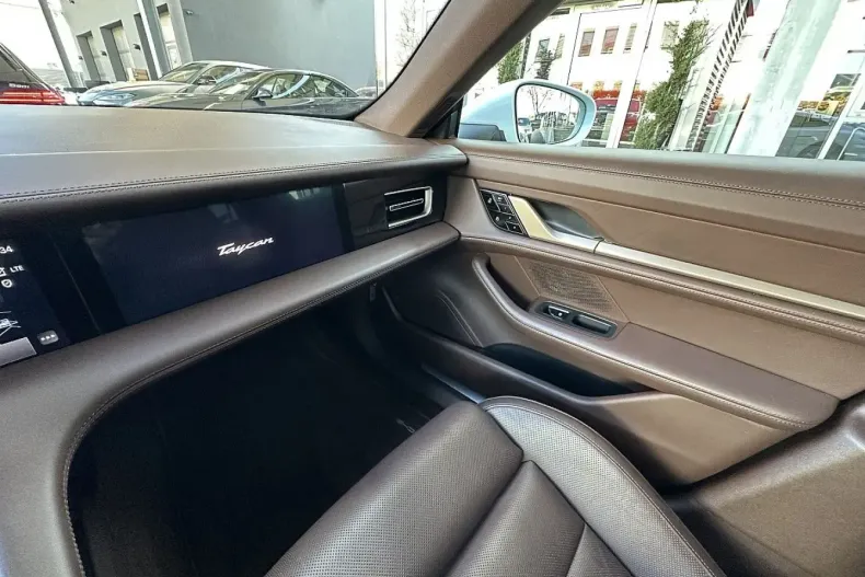 Porsche Taycan din 2021 cu 72.058 km - oferta POR146512 - foto 28