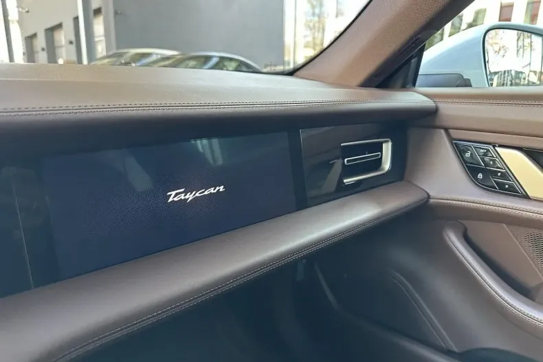 Porsche Taycan din 2021 cu 72.058 km - oferta POR146512 - foto 29