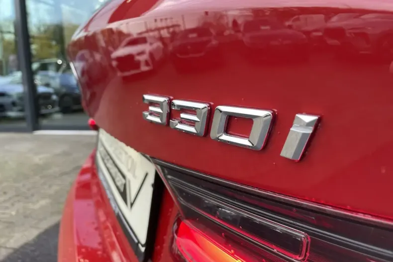 BMW 330 din 2024 cu 5.700 km - oferta BMW146520 - foto 10