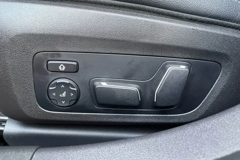 BMW 330 din 2024 cu 5.700 km - oferta BMW146520 - foto 22