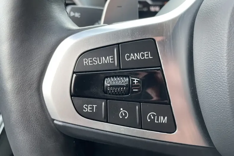 BMW 330 din 2024 cu 5.700 km - oferta BMW146520 - foto 24