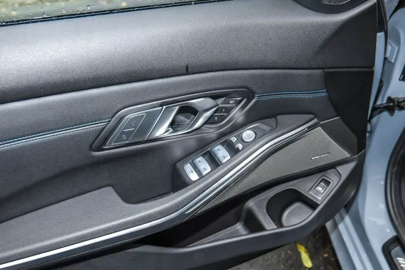 BMW 330 din 2024 cu 22.099 km - oferta BMW146522 - foto 19