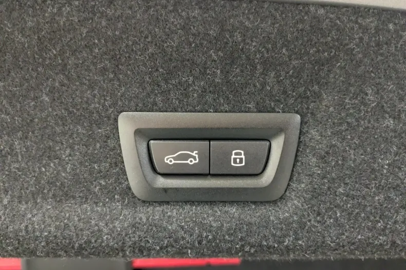 BMW 330 din 2024 cu 13.740 km - oferta BMW146524 - foto 19