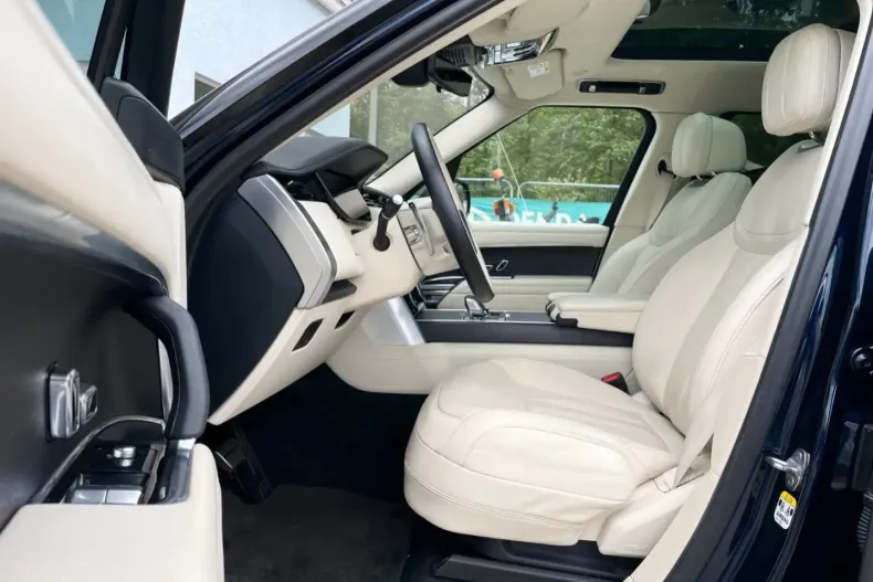 Land Rover Range Rover din 2023 cu 60.644 km - oferta LAN146557 - foto 11