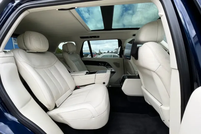 Land Rover Range Rover din 2023 cu 60.644 km - oferta LAN146557 - foto 14