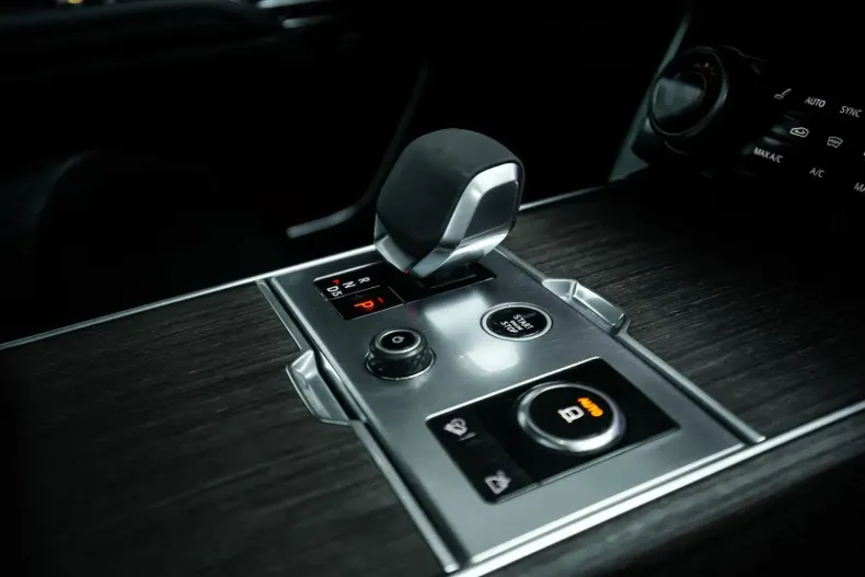 Land Rover Range Rover din 2023 cu 61.000 km - oferta LAN146558 - foto 32