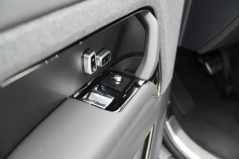 Land Rover Range Rover Sport din 2024 cu 9.999 km - oferta LAN146568 - foto 11