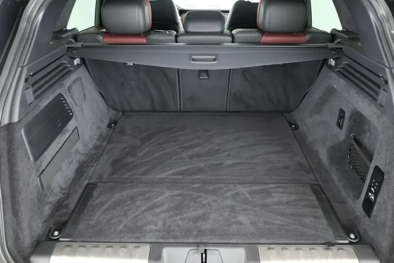 Land Rover Range Rover Sport din 2024 cu 50.100 km - oferta LAN146573 - foto 8