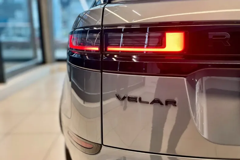 Land Rover Range Rover Velar din 2023 cu 7.863 km - oferta LAN146575 - foto 8