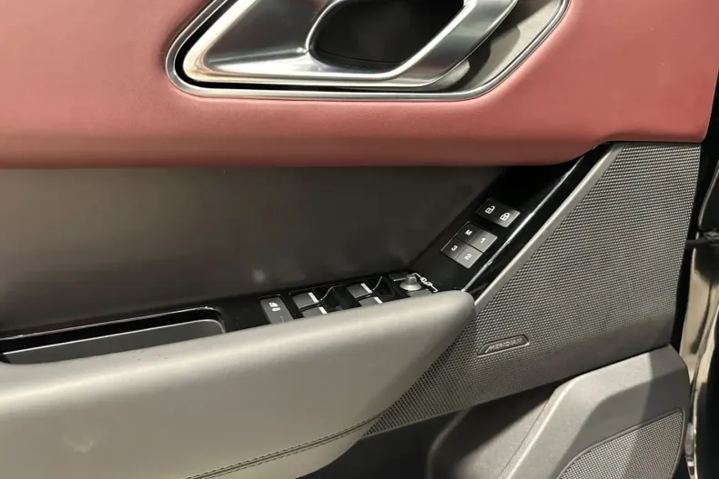 Land Rover Range Rover Velar din 2023 cu 14.900 km - oferta LAN146577 - foto 19