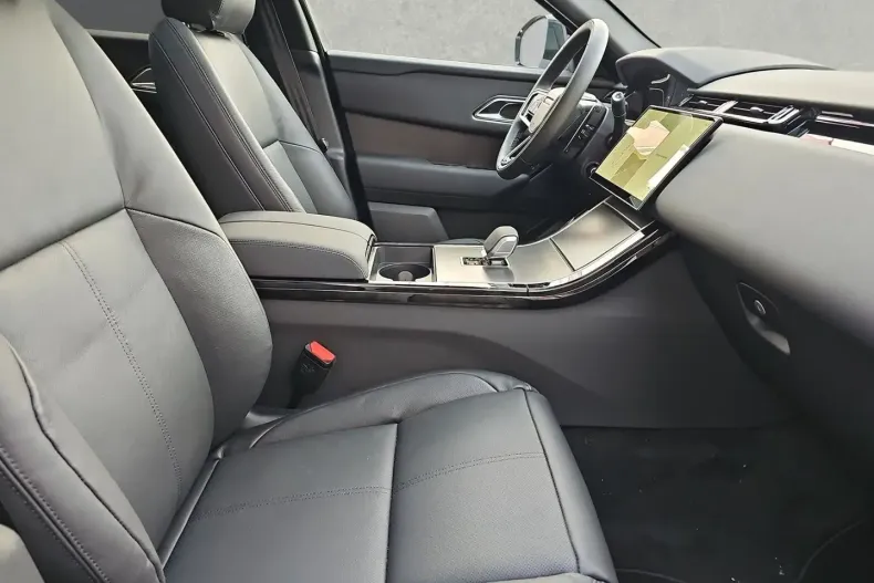 Land Rover Range Rover Velar din 2025 cu 6.000 km - oferta LAN146578 - foto 6