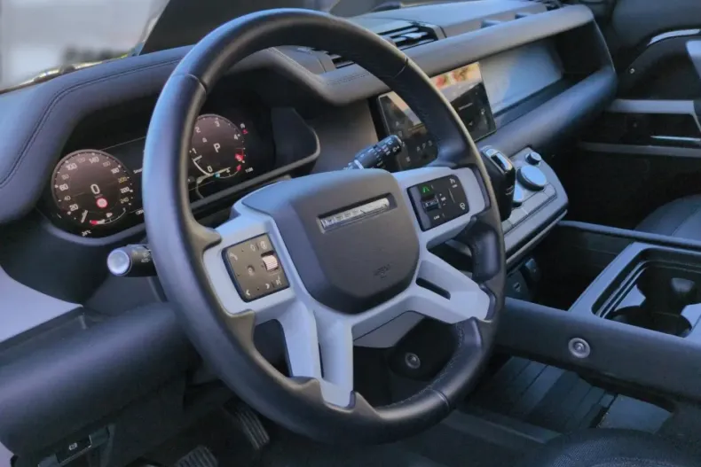 Land Rover Defender din 2023 cu 35.137 km - oferta LAN146593 - foto 10