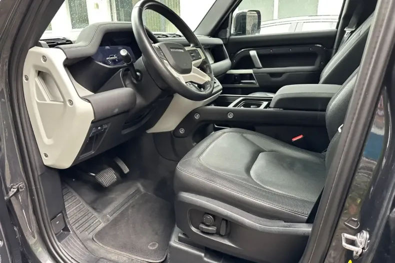 Land Rover Defender din 2023 cu 53.969 km - oferta LAN146594 - foto 11