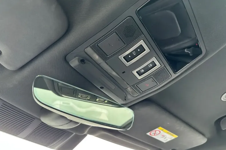 Land Rover Defender din 2023 cu 53.969 km - oferta LAN146594 - foto 15