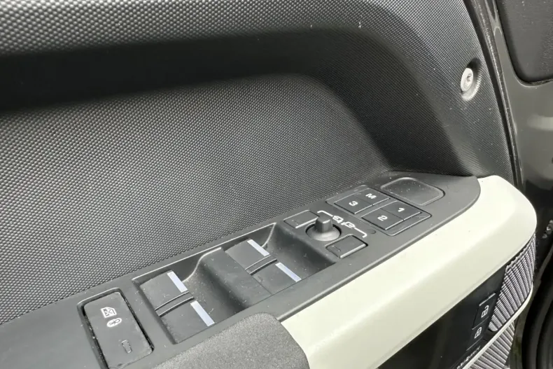 Land Rover Defender din 2023 cu 53.969 km - oferta LAN146594 - foto 16