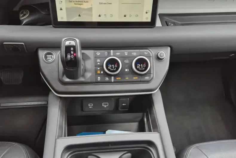 Land Rover Defender din 2023 cu 53.000 km - oferta LAN146599 - foto 7