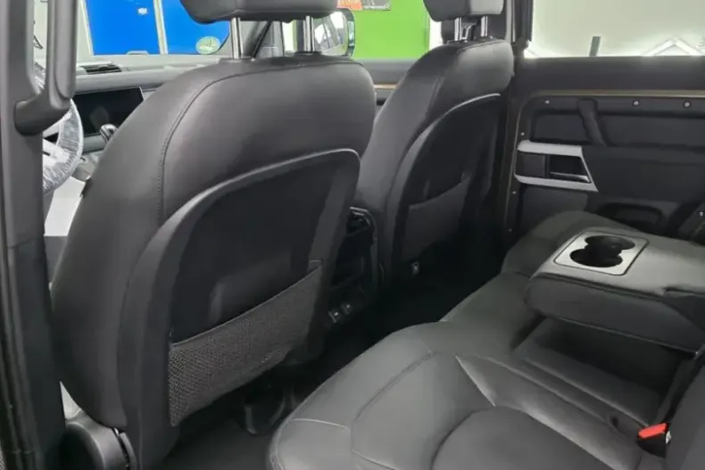 Land Rover Defender din 2023 cu 53.000 km - oferta LAN146599 - foto 10